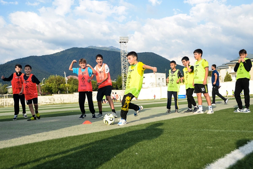 Qax Olimpiya İdman Kompleksində futbol festivalı keçirilib