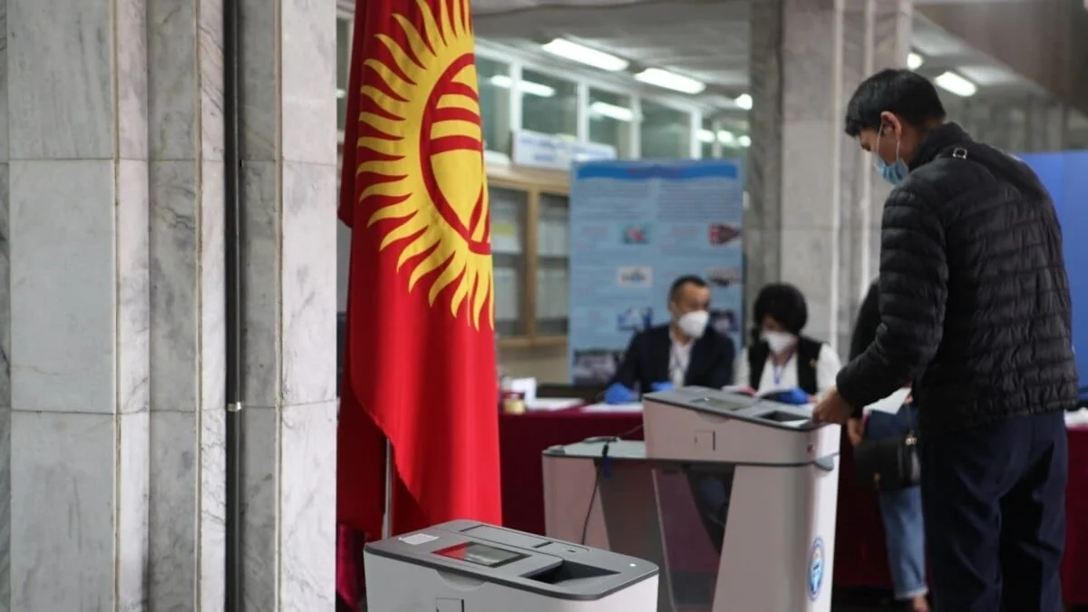 Qırğızıstanda növbədənkənar parlament seçkilərinin tarixi açıqlanıb