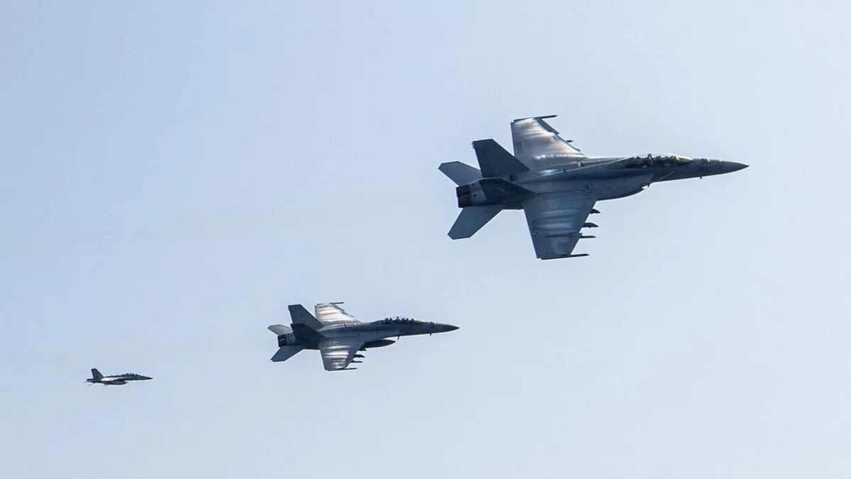 СМИ: США перебрасывают десятки истребителей на Ближний Восток