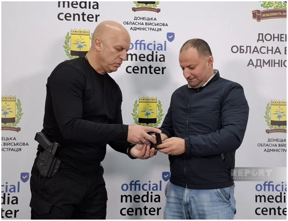 Военное руководство Донецкой области наградило сотрудника Report и Baku TV