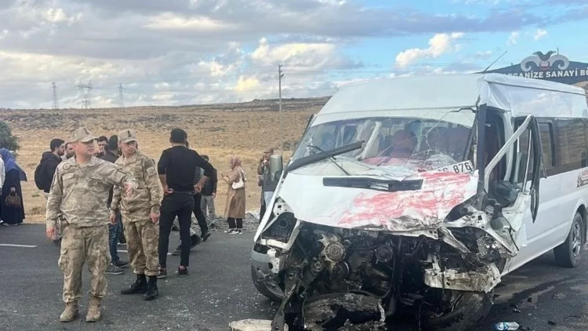 В Турции автобус со школьниками попал в ДТП, есть погибшие