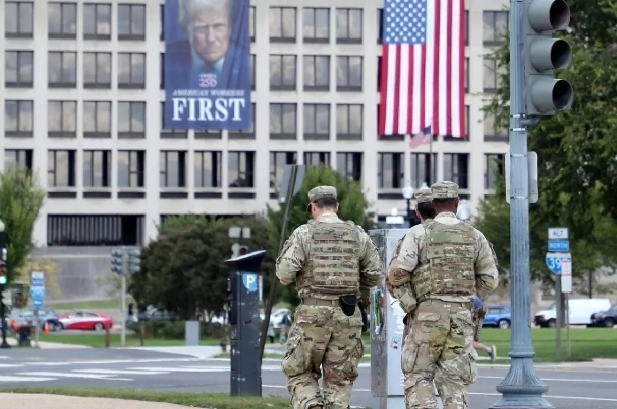 Трамп приказал направить 300 нацгвардейцев в Чикаго