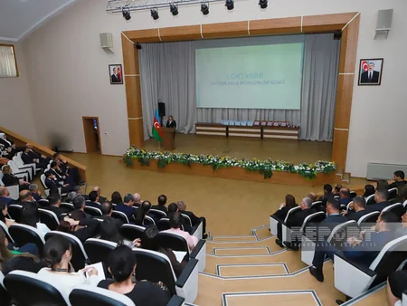 Naxçıvanda Beynəlxalq Müəllimlər Günü qeyd olunub