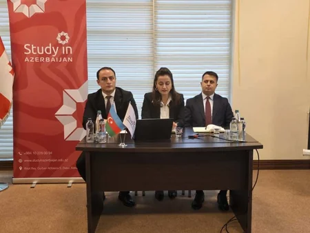 Marneulidə Azərbaycanda təhsil imkanları mövzusunda infosessiya keçirilib