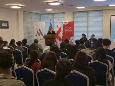 Marneulidə Azərbaycanda təhsil imkanları mövzusunda infosessiya keçirilib