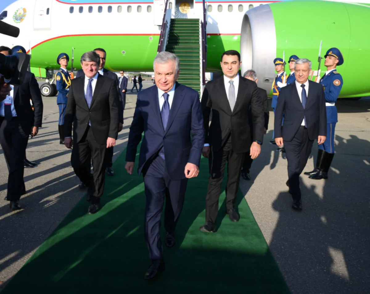 Özbəkistan Prezidenti Azərbaycana səfərə gəlib