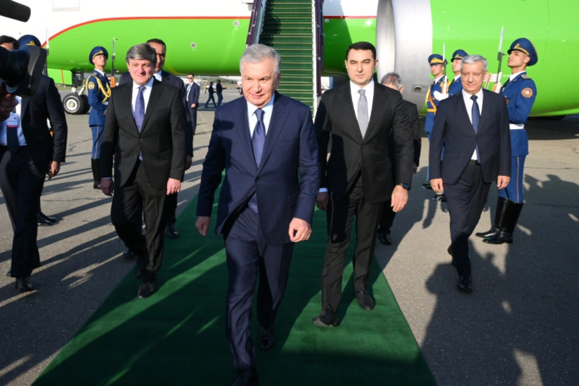 Президент Узбекистана прибыл с визитом в Азербайджан