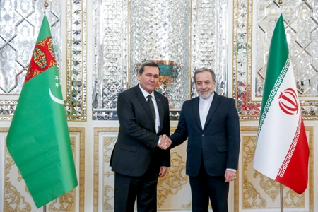 Iranian, Turkmen FMs mull cooperation in energy and transportation sectors