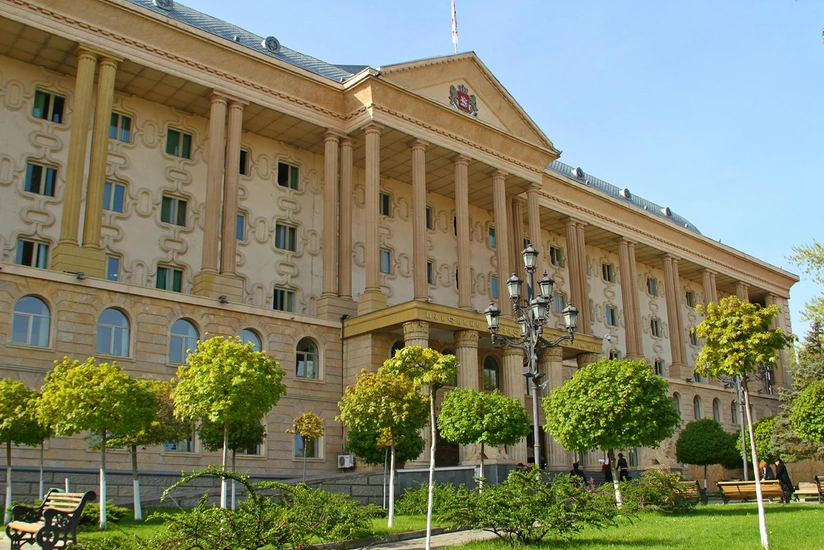 Tbilisi Məhkəməsi dövlət obyektlərini ələ keçirməyə cəhd ittihamı ilə bir neçə nəfəri həbs edib
