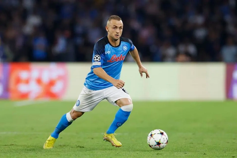 Napolinin futbolçusu 3-4 həftə yaşıl meydanlardan kənarda qalacaq