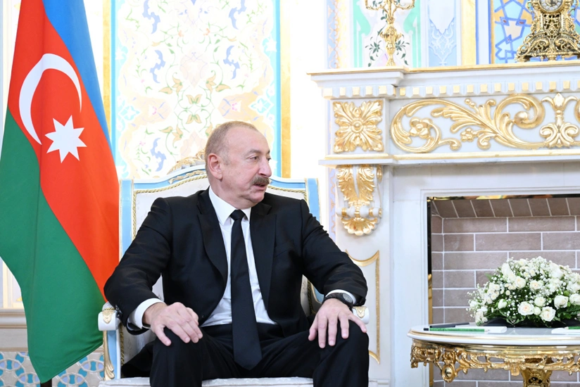 Алиев поблагодарил Путина за личный контроль ситуации вокруг катастрофы самолета AZAL