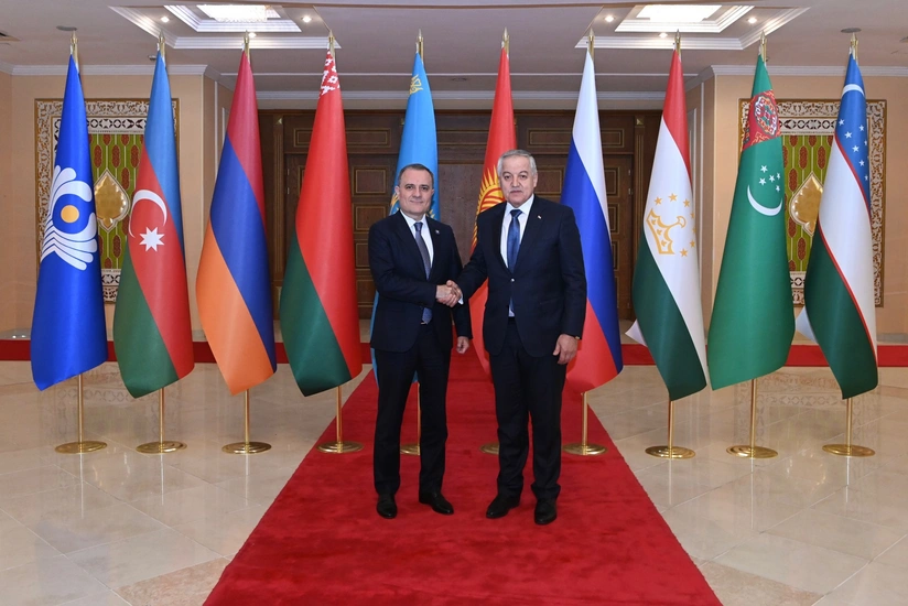 Ceyhun Bayramov tacikistanlı həmkarı ilə görüşüb