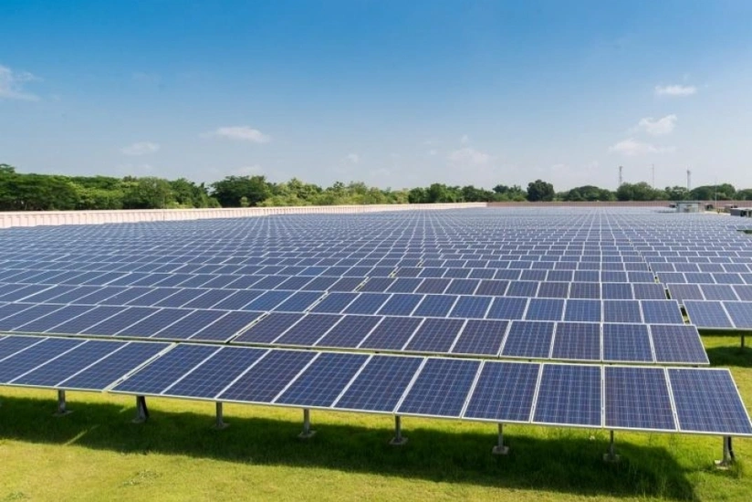 Biləsuvar Günəş Elektrik Stansiyasında panellər xüsusi qurğular vasitəsilə avtomatik olaraq təmizlənəcək