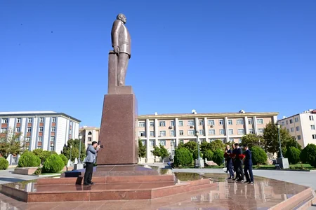 Mədəniyyət naziri Naxçıvanda vətəndaşları qəbul edib