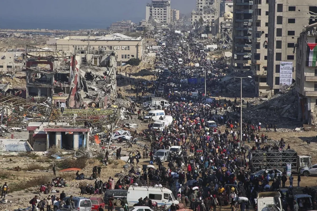 Tens of thousands of Palestinians return to northern Gaza