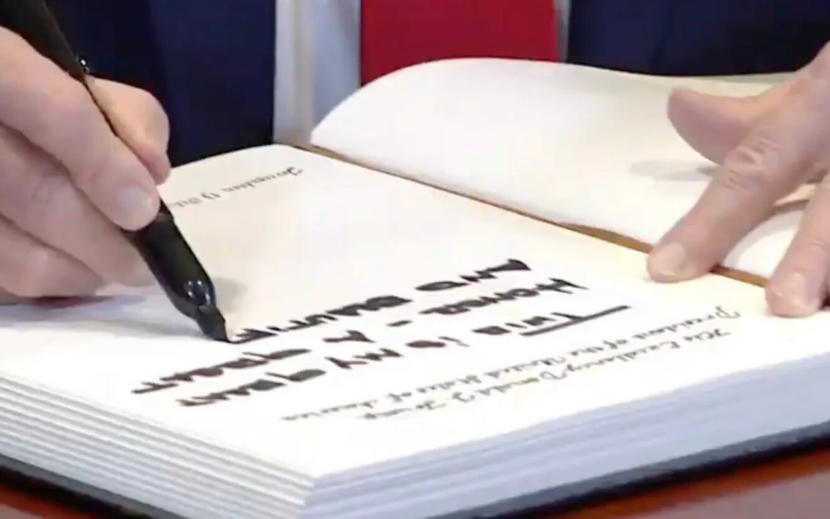 Tramp Knessetin qonaq kitabında qeyd qoyub: Böyük gün, yeni başlanğıc