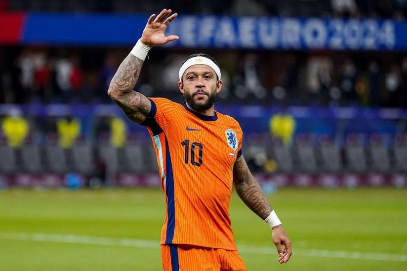 Memfis Depay Niderland yığmasının tarixinə düşüb