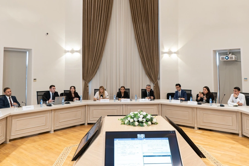 Azərbaycanda enerji səmərəliliyi üzrə beynəlxalq standartların tətbiqi müzakirə edilib
