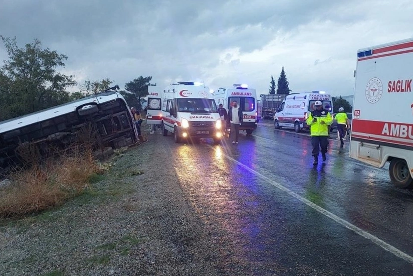 Türkiyədə avtobusun aşması nəticəsində bir nəfər ölüb, 32 nəfər yaralanıb