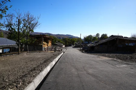 Naxçıvanda bir sıra kənddaxili yollar yenidən qurularaq istifadəyə verilib