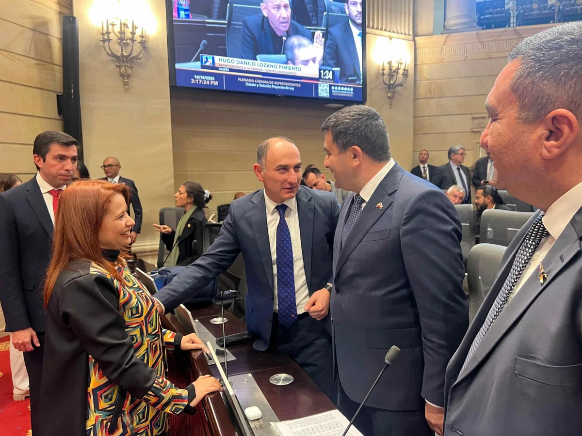 Milli Məclisin üzvləri Kolumbiyada parlament rəsmiləri ilə görüşüblər
