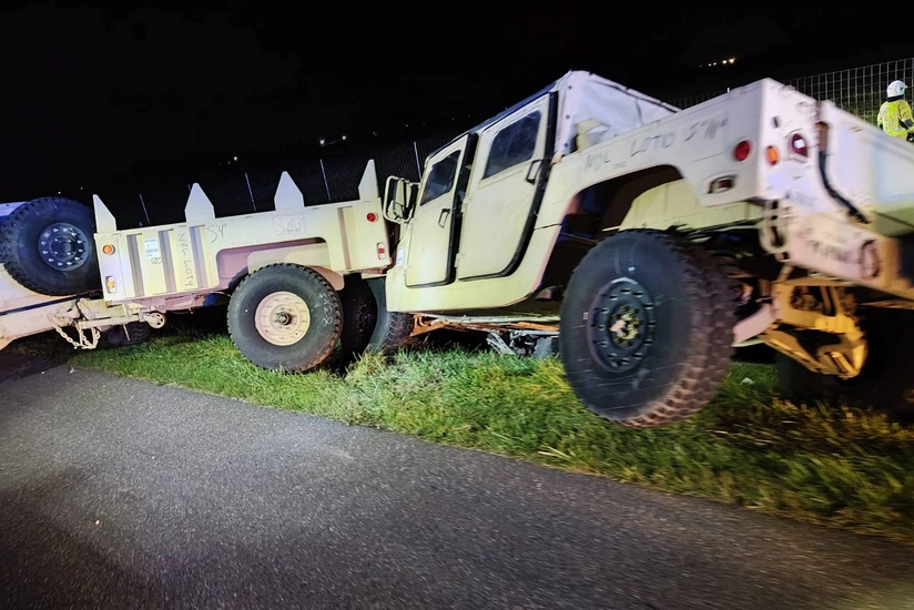 В Польше микроавтобус столкнулся с колонной американской военной техники