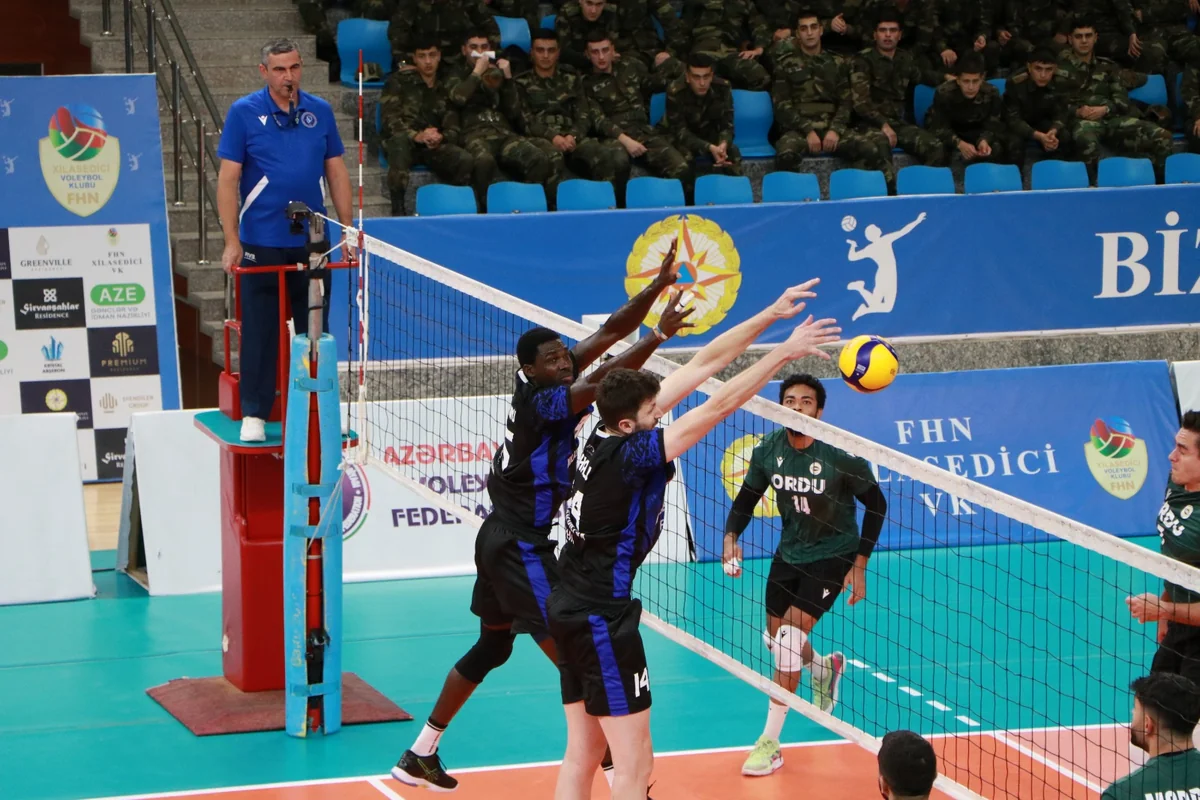 Qadın və kişi voleybolçular arasında Yüksək Liqada növbəti oyunlar keçirilib