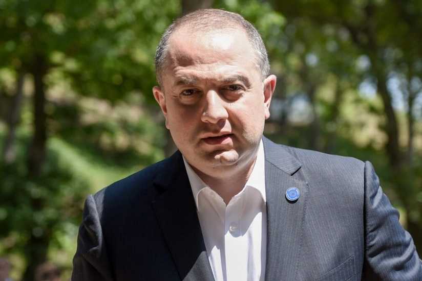 Gürcüstanın müdafiə naziri Ermənistanda səfərdədir