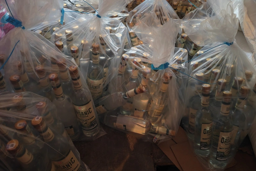 Gəncədə topdansatış mağazasında 200-dən çox saxta alkoqollu içki aşkarlanıb