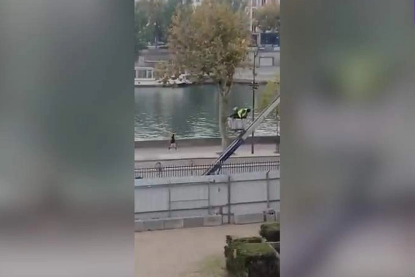 İnternetdə Luvr soyğunçularının qaçmasını əks etdirən görüntülər yayılıb