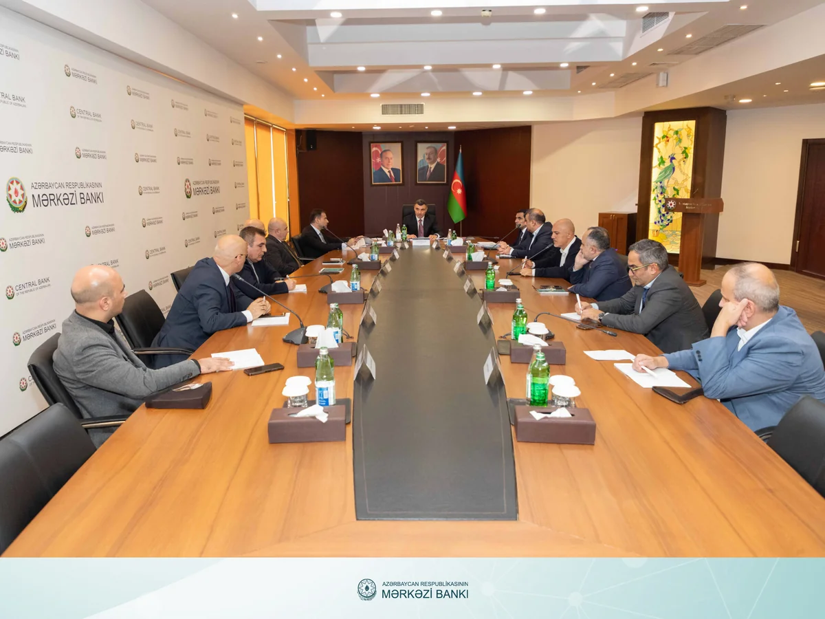 AMB ekspertlərlə bankçılığın aktual məsələlərini müzakirə edib