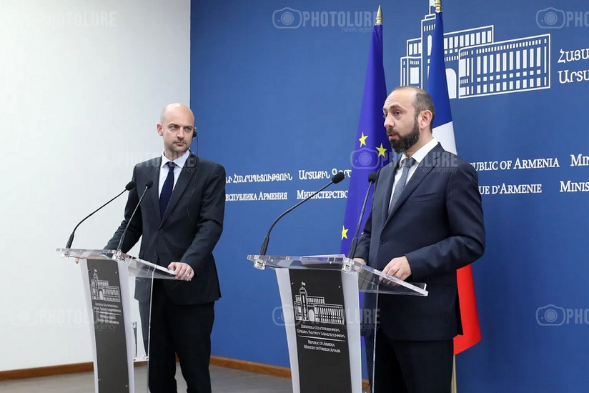 Ararat Mirzoyan fransalı həmkarı ilə Vaşinqton razılaşmalarını müzakirə edib