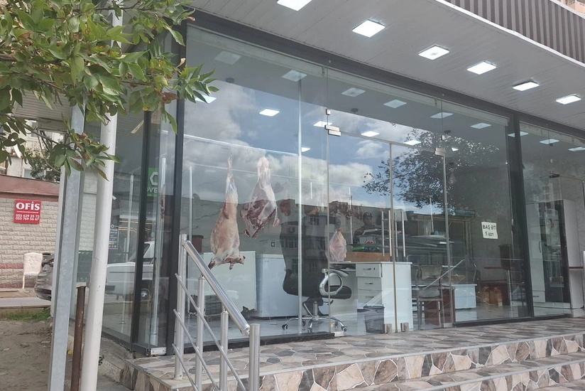Son 9 ayda 4600-dən çox heyvan kəsimi və satışı mağazalarında monitorinq keçirilib