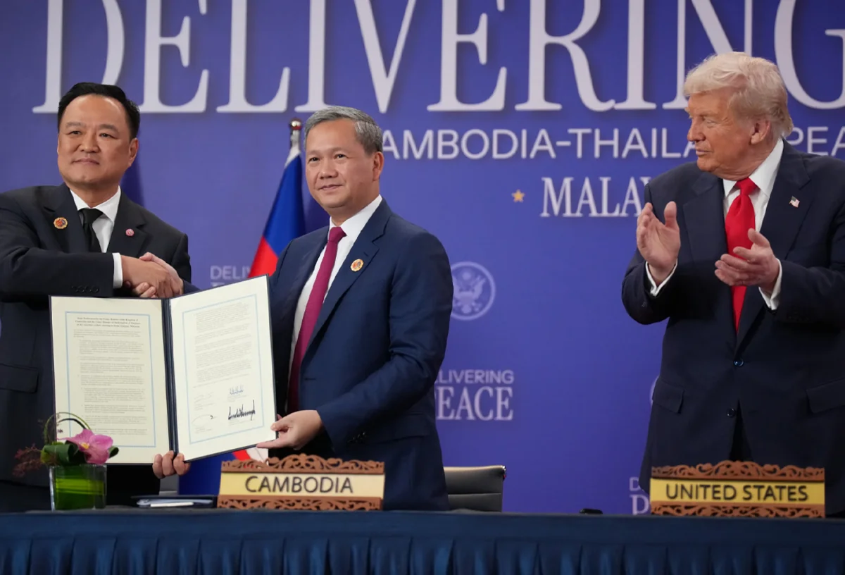 Tramp Kamboca və Tailandla ticarət və mineral sazişləri imzalayıb