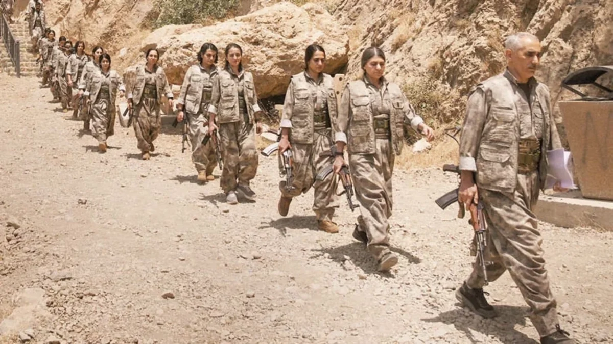 KİV: PKK Türkiyə ilə sərhəddəki düşərgə və mağaralardan da çıxacaq