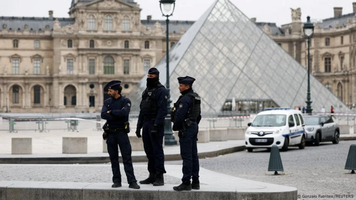 Paris prokuroru Luvr soyğunçuluğu şübhəlilərinin həbsi xəbərinin yayılmasını pisləyib
