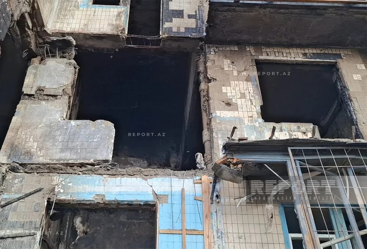 Dağıntılar, mülki insanların ölümü – Kiyevdə vurulan binanın görüntüləri - REPORTAJ