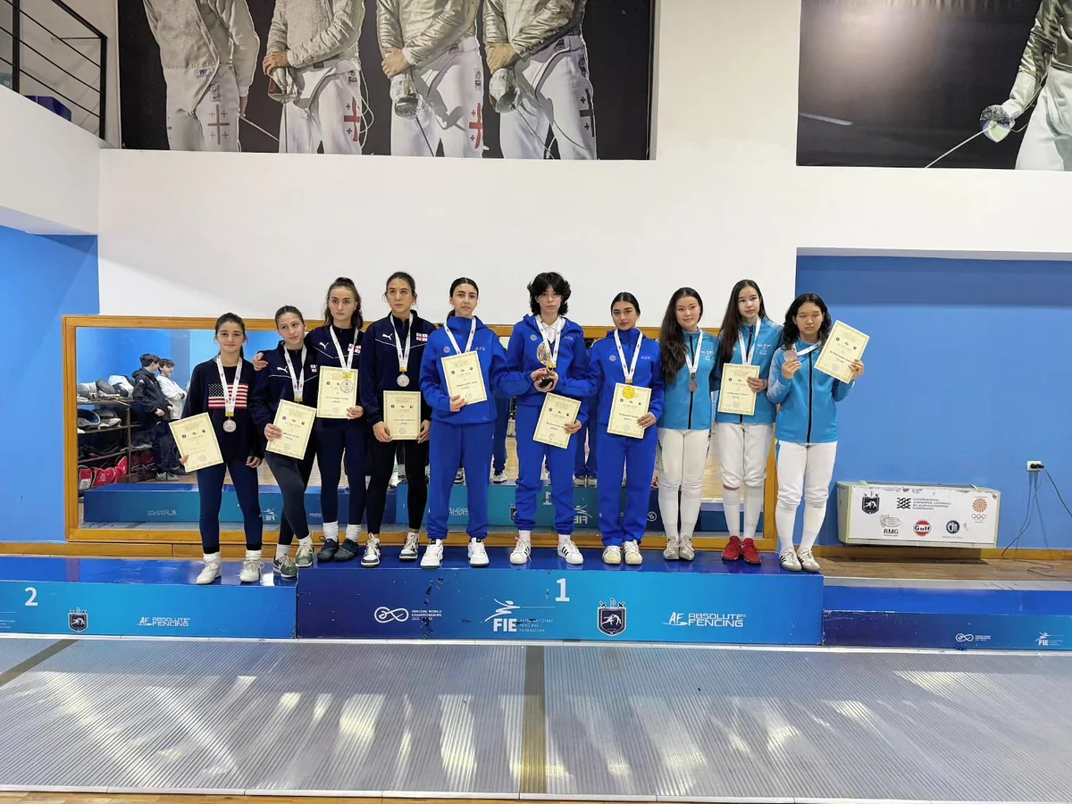 Azərbaycanın yeniyetmə sablyaçıları Gürcüstanda 4 medal qazanıblar