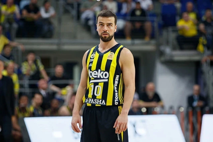 Fənərbağçanın kapitanının sürücülük vəsiqəsi əlindən alınıb