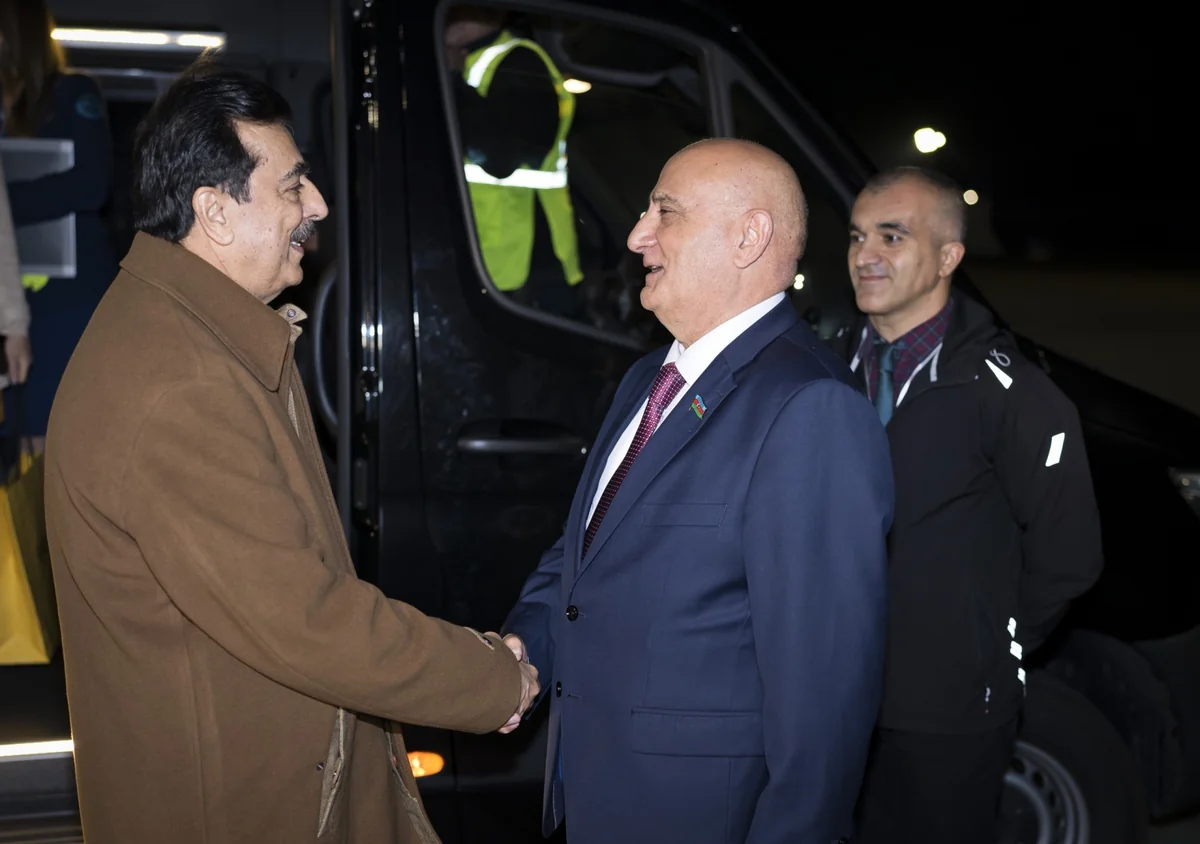 Председатель Сената Пакистана прибыл в Азербайджан