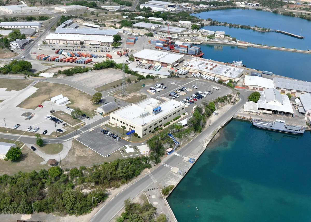 ABŞ-nin Quantanamodakı hərbi bazasının aeroportu qasırğaya görə bağlanıb