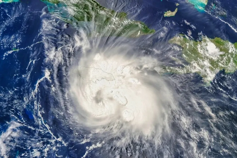 Atlantik okeanında Melissa qasırğası 4-cü kateqoriyaya qədər zəifləyib