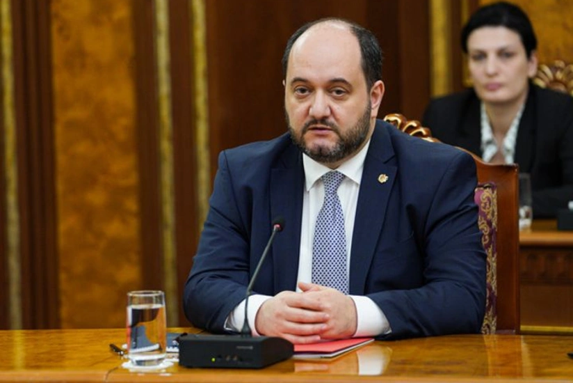 Aparat rəhbəri: Ermənistanın Müstəqillik Bəyannaməsində müəyyən problemlər var