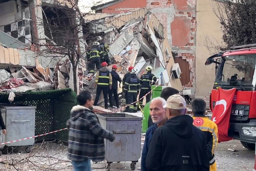 Nazir: Gebzedə uçmuş binanın dağıntıları altında beş nəfər ola bilər - YENİLƏNİB