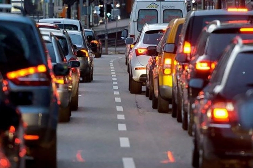 MM Avtomobil nəqliyyatı haqqında qanuna dəyişiklikləri son oxunuşda qəbul edib