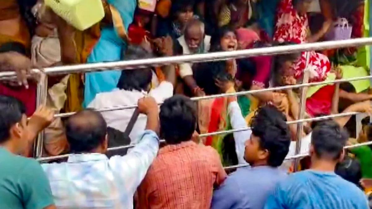 Indian temple stampede kills nine, injures several