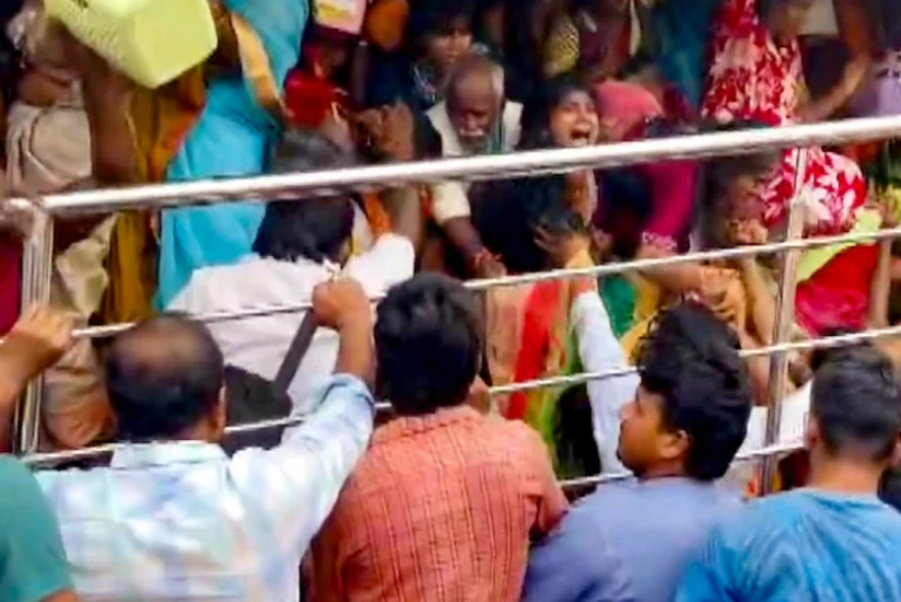 В давке в храме на юге Индии погибли 9, еще десятки человек пострадали