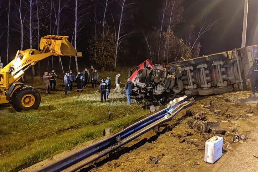 Rusiyada ağır yol qəzasında biri uşaq olmaqla altı nəfər ölüb