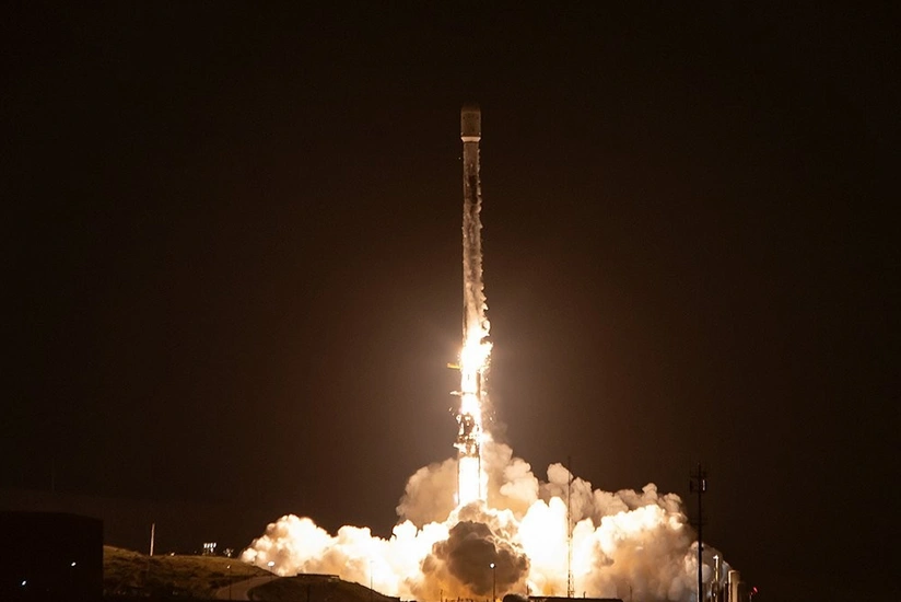Falcon 9 raketi Cənubi Koreyanın beşinci casus peykini uğurla orbitə çıxarıb