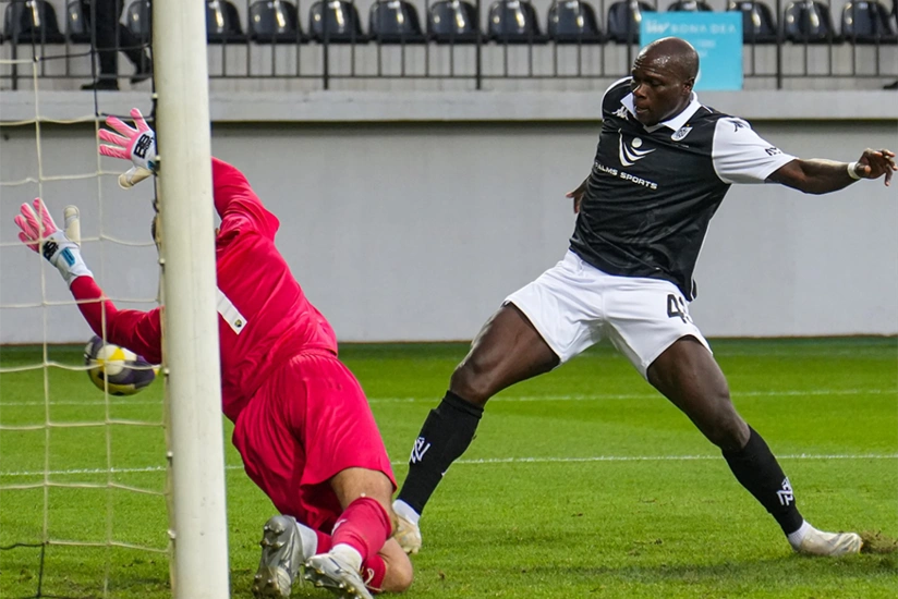 Vensan Abubakar son 6 mövsümdə ilk iki matçı qolsuz tərk etməyən yeganə debütant olub